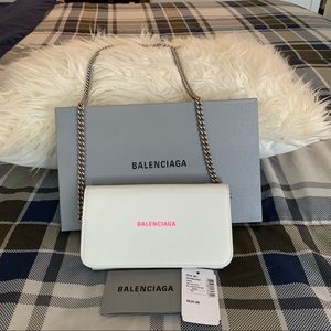 Almost new Balenciaga white crossbody bag in excellent condition.